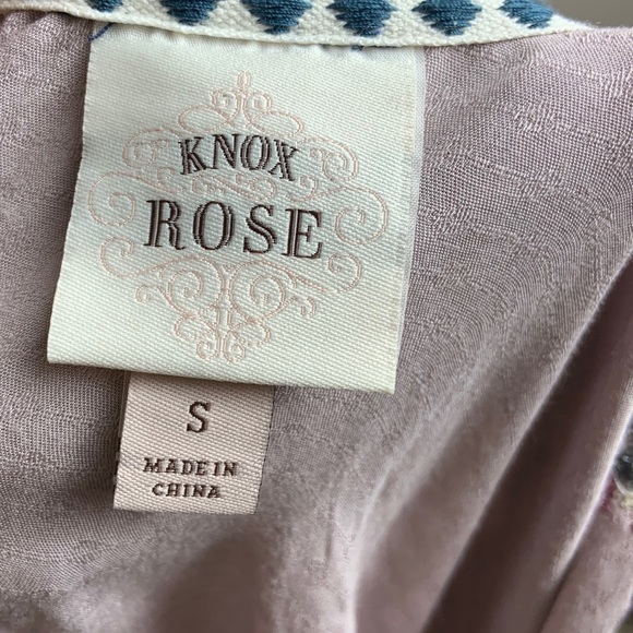 Knox Rose Embroidered Floral V Neck Top Small - Picture 4 of 4
